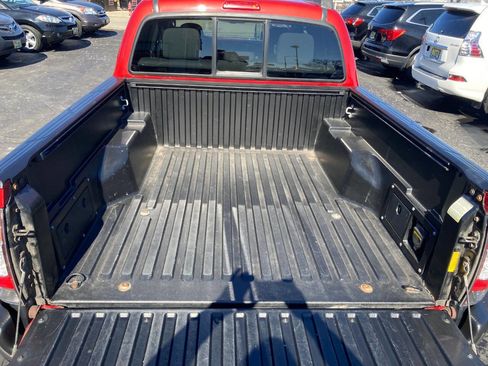 Used 2013 Toyota Tacoma V6 4x4 4dr Double Cab 5.0 ft S image 75