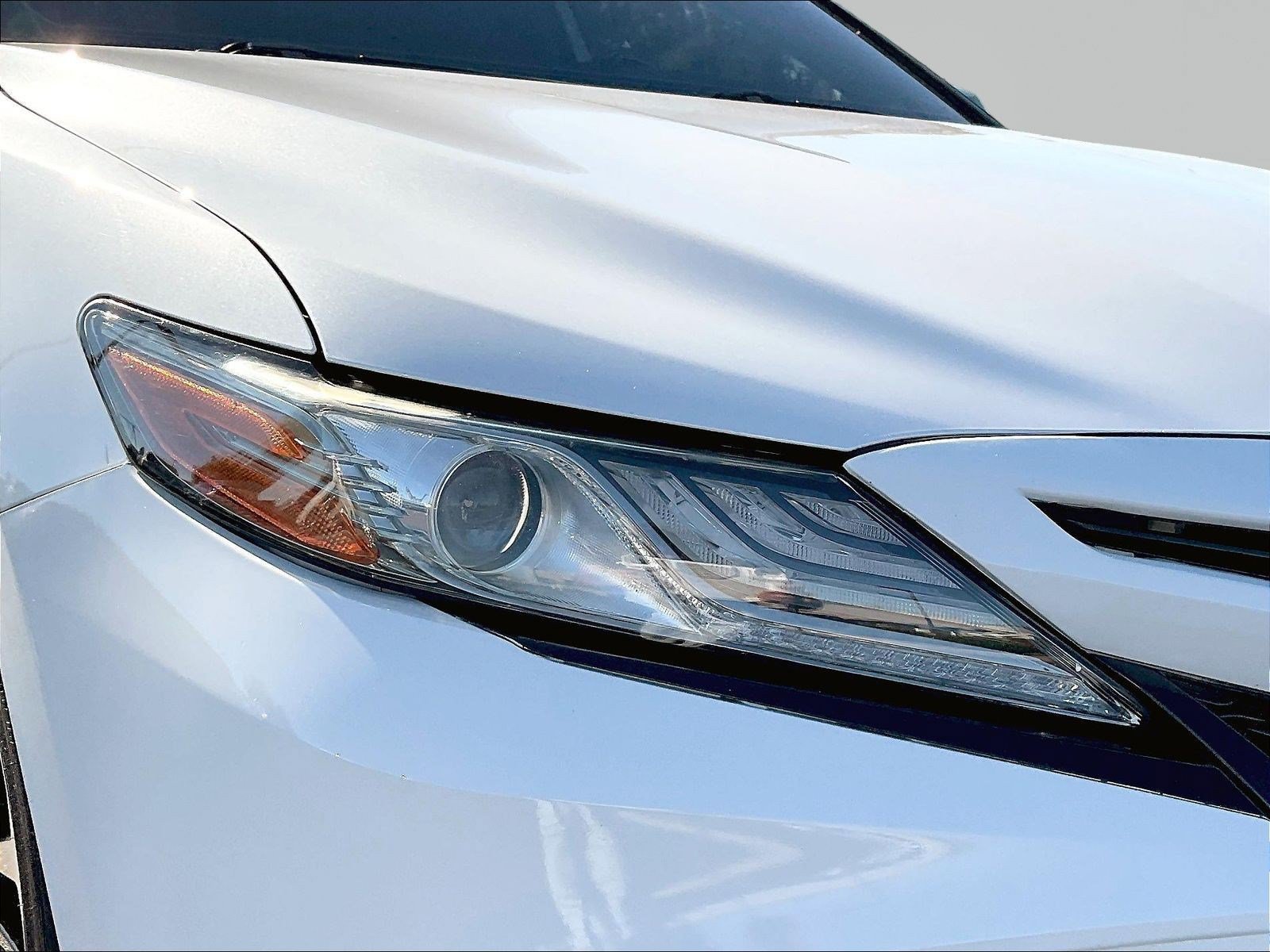 Used 2019 Toyota Camry XSE FWD image 32
