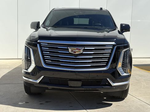 Certified 2025 Cadillac Escalade Premium Luxury Platinum image 3