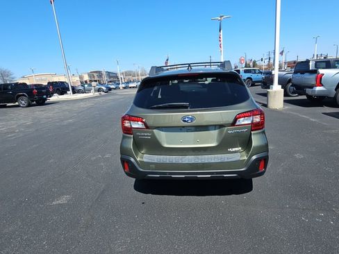 Used 2019 Subaru Outback 2.5i Limited w/ Popular Package #2 AWD/4WD image 4