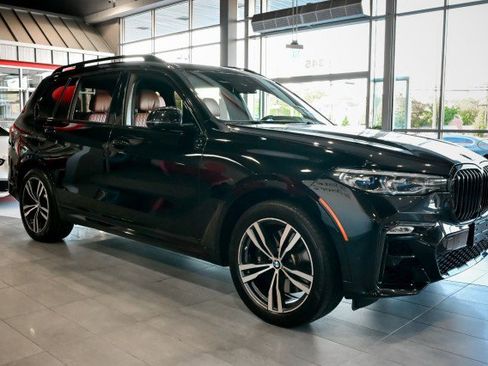 Used 2021 BMW X7 M50i w/ Executive Package image 3