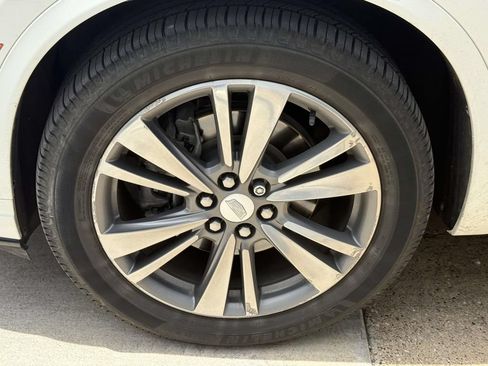 Used 2021 Cadillac XT6 Premium Luxury FWD image 4
