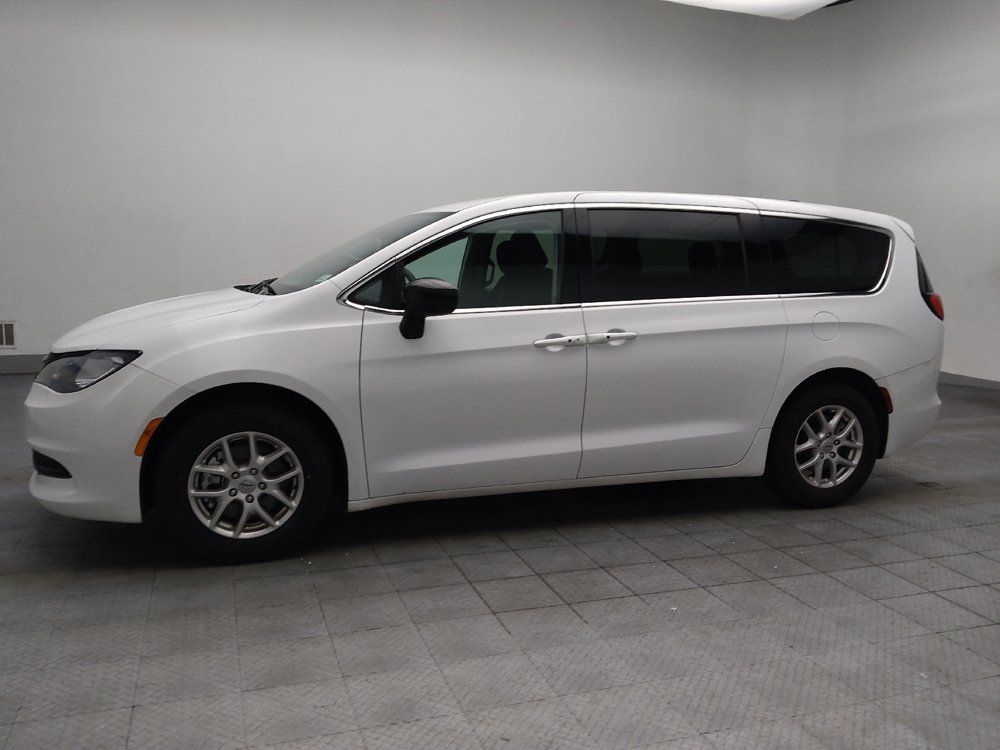 Used 2024 Chrysler Voyager LX FWD image 2