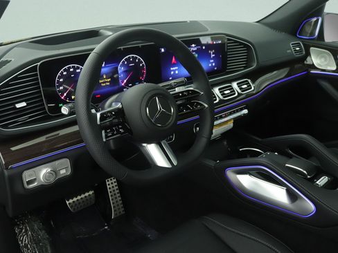 New 2026 Mercedes-Benz GLS 580 4MATIC image 4