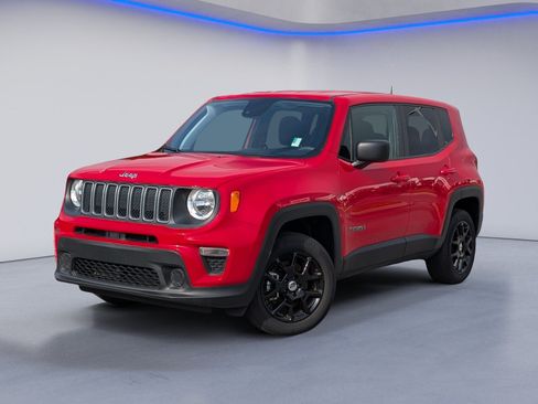 Used 2023 Jeep Renegade Latitude AWD/4WD image 2