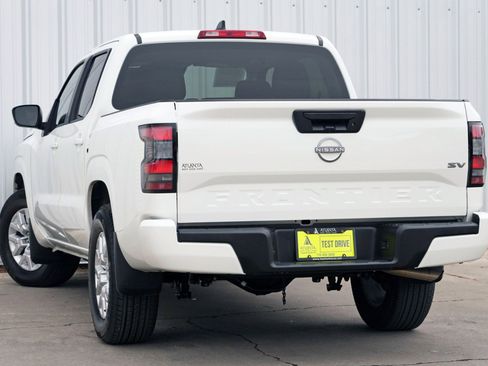 Used 2022 Nissan Frontier SV image 5