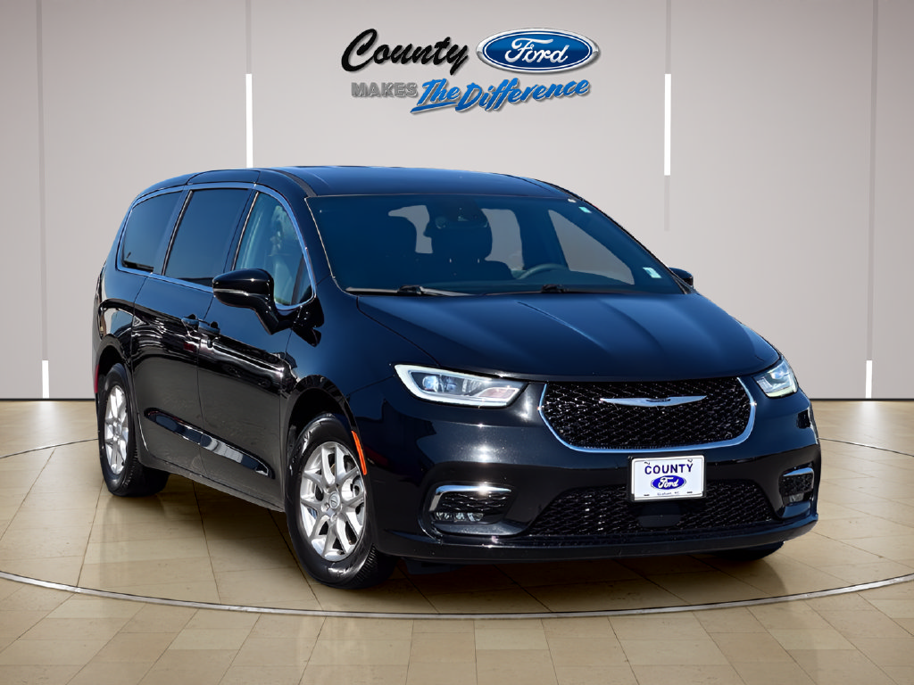Used 2025 Chrysler Pacifica Select FWD image 1