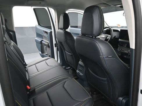 Certified 2025 Ford Maverick Lobo image 12