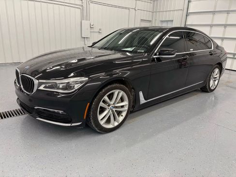 Used 2018 BMW 750i xDrive AWD/4WD image 14