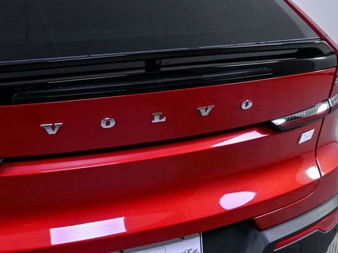 Certified 2023 Volvo C40 P8 Recharge Ultimate image 38