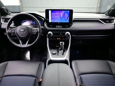 Used 2025 Toyota RAV4 XSE w/ Advanced Technology Package AWD/4WD image 17