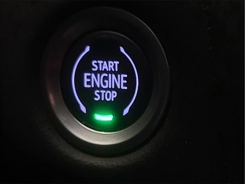 Used 2022 Chevrolet Suburban RST w/ Luxury Package image 21