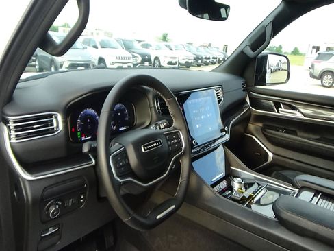 Certified 2024 Jeep Wagoneer L 4WD w/ Convenience Group I image 22