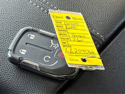 Used 2020 GMC Terrain SLE image 22