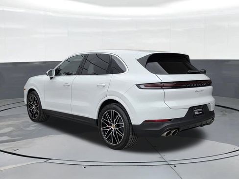 Certified 2024 Porsche Cayenne S image 3