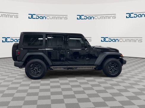 Used 2024 Jeep Wrangler Unlimited Sport AWD/4WD image 9