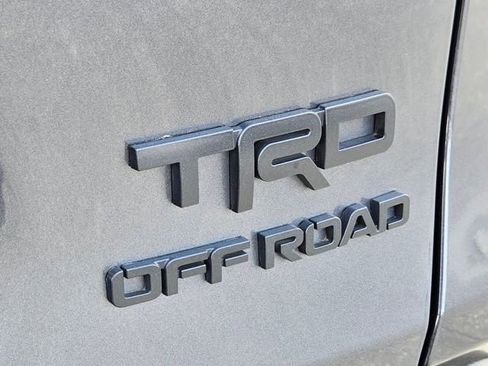 Used 2021 Toyota RAV4 TRD Off-Road AWD/4WD image 19