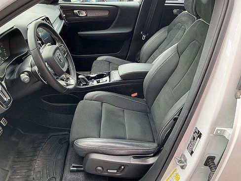 Used 2019 Volvo XC40 T5 R-Design AWD/4WD image 15
