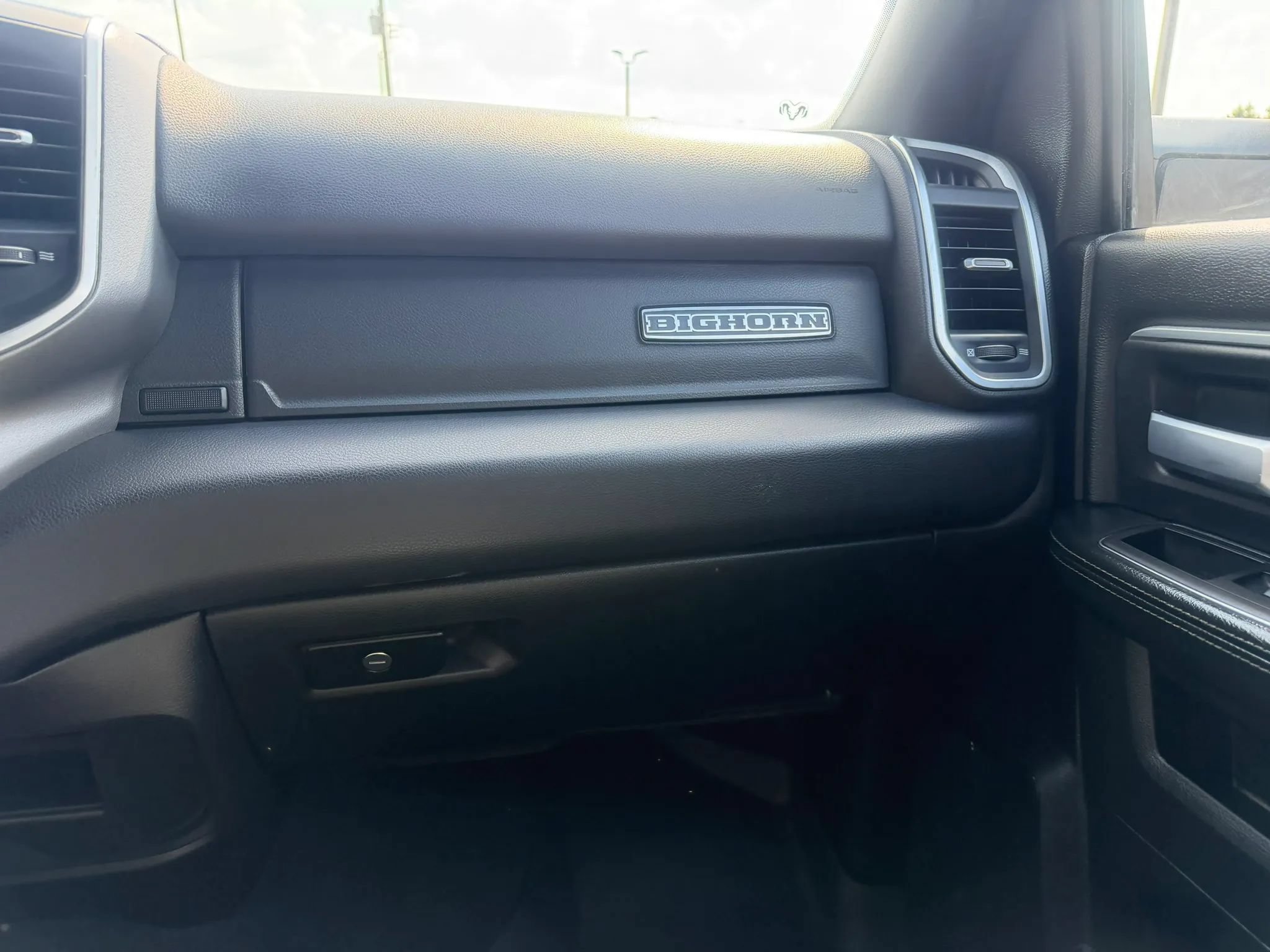 Used 2024 RAM 2500 Big Horn AWD/4WD image 32