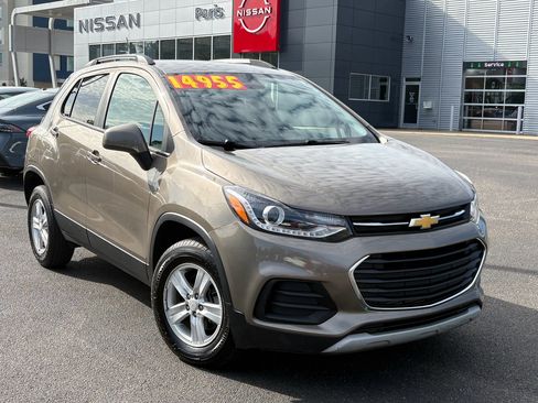 Used 2022 Chevrolet Trax LT w/ Driver Confidence Package AWD/4WD image 1