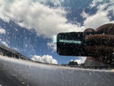 Used 2025 Kia Soul LX w/ LX Technology Package image 9