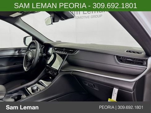 New 2025 Jeep Grand Cherokee L Laredo w/ Luxury Tech Group I image 30