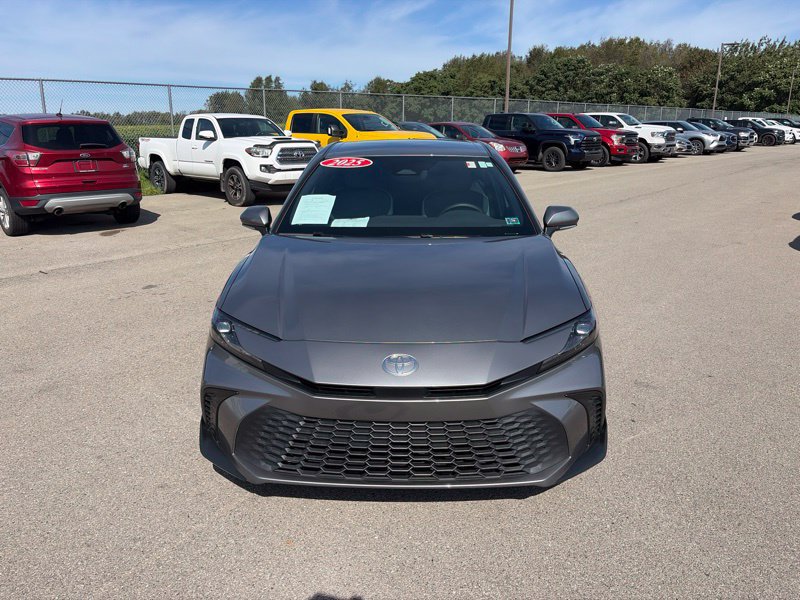 Used 2025 Toyota Camry SE w/ Convenience Package AWD/4WD image 8