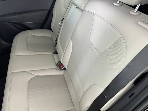 Certified 2025 Kia Niro EX FWD image 26