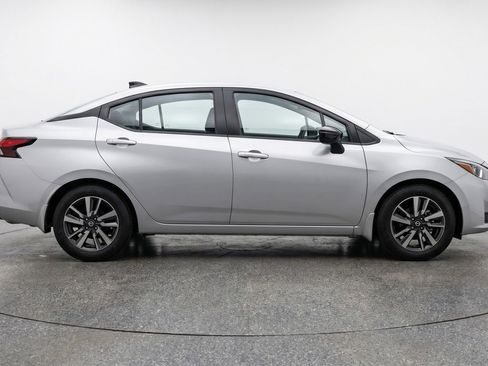 Used 2025 Nissan Versa SV FWD image 11