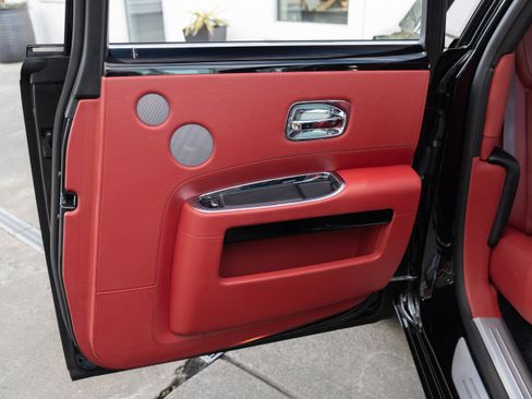 Used 2016 Rolls-Royce Ghost image 30