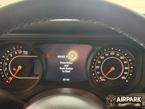 New 2025 Jeep Gladiator Sport AWD/4WD image 18