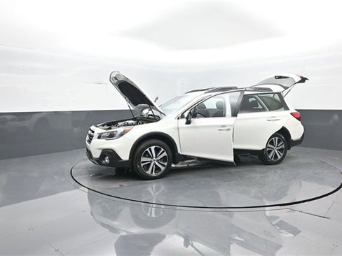 Used 2018 Subaru Outback 2.5i Premium image 36