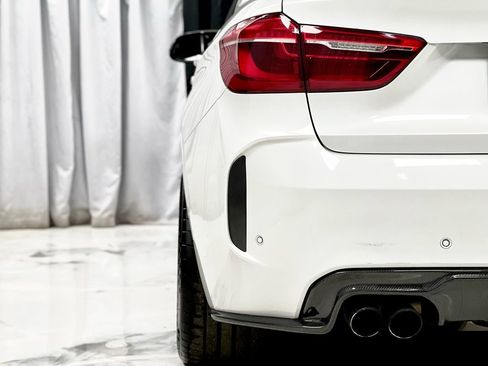 Used 2016 BMW X6 M image 45