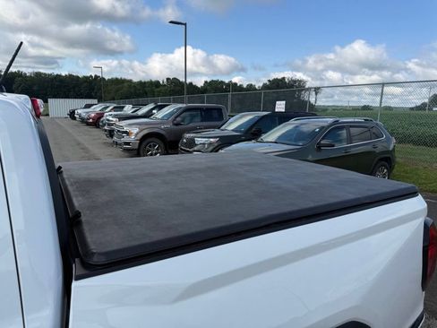 Used 2024 GMC Canyon Denali AWD/4WD image 7