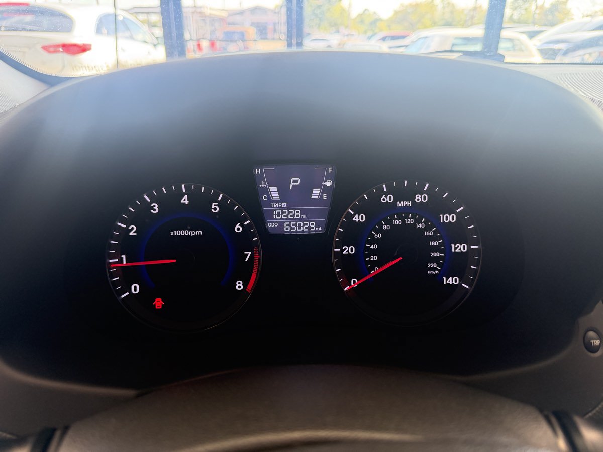 Used 2013 Hyundai Accent GLS FWD image 16