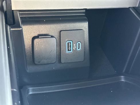 Used 2023 Ford Explorer XLT w/ Equipment Group 202A image 26