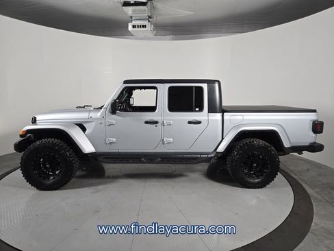 Used 2023 Jeep Gladiator Overland image 3