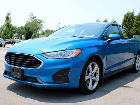 Used 2020 Ford Fusion S image 3