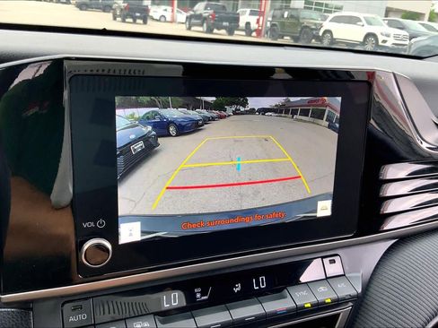 Used 2025 Toyota Camry SE image 26