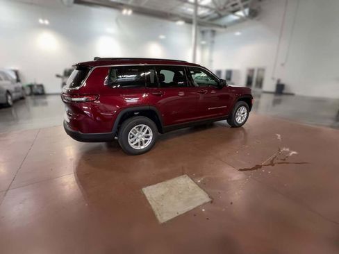 New 2025 Jeep Grand Cherokee L Laredo image 13