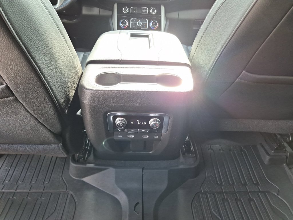 Used 2021 GMC Yukon Denali w/ Denali Premium Package RWD image 31