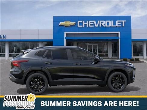 New 2026 Chevrolet Trax ACTIV w/ Sunroof Package FWD image 5