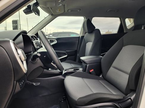Certified 2023 Kia Soul LX w/ LX Technology Package image 10