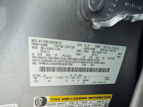 Used 2024 Ford Expedition Limited image 43