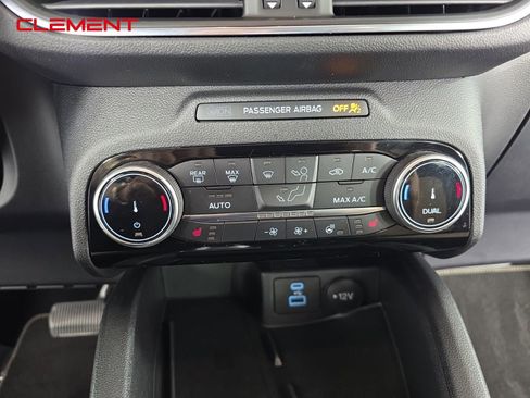 Certified 2022 Ford Escape Titanium w/ Titanium Elite Package image 23