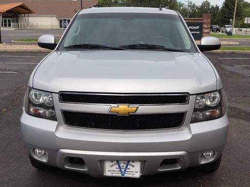 Used 2014 Chevrolet Suburban LT w/ Luxury Package AWD/4WD image 12