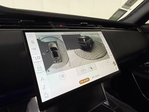 New 2025 Land Rover Range Rover SE AWD/4WD image 17