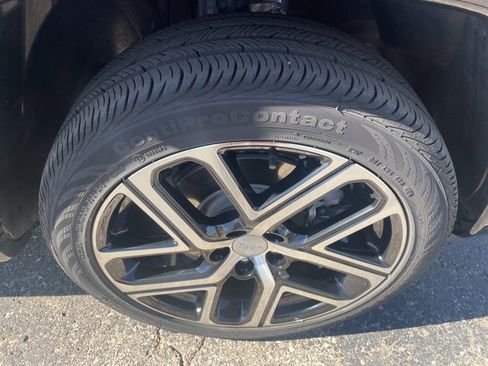 Used 2024 Jeep Compass Limited w/ Elite Group image 17