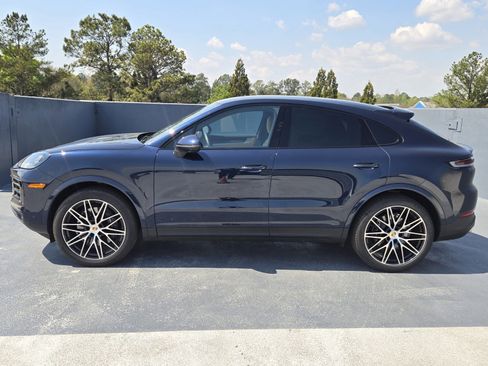 Used 2025 Porsche Cayenne Coupe image 2