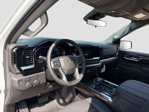 New 2026 Chevrolet Silverado 1500 LT Trail Boss w/ Convenience Package II AWD/4WD image 10